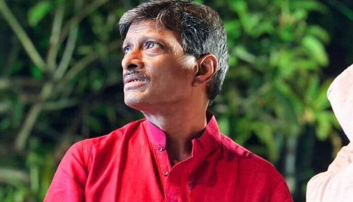 പ്രായപൂർത്തിയാകാത്ത പെൺകുട്ടിയെ പീഡിപ്പിച്ചു; വാതിൽ തുറക്കാതെ പ്രതിരോധിക്കാൻ ശ്രമം; ആറ് മണിക്കൂർ വീട് വളഞ്ഞ് കേന്ദ്രസേന; തൃണമൂൽ കോൺഗ്രസ് കൗൺസിലർ അറസ്റ്റിൽ; മുട്ടയെറിഞ്ഞ് ബി.ജെ.പി പ്രവർത്തകർ