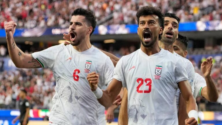 ന്യൂസീലൻഡിന്റെ അപ്രതീക്ഷിത ആക്രമണത്തിന് ഇറാന്റെ മറുപടി; ആദ്യപകുതി ഒപ്പത്തിനൊപ്പം