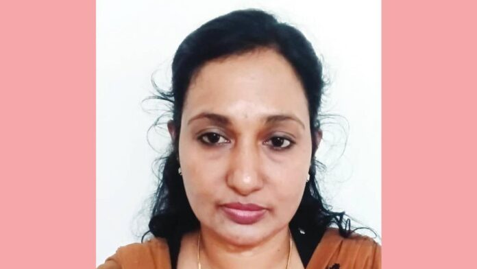 സൗഹൃദമുണ്ടാക്കി റിട്ട. ഉദ്യോഗസ്ഥന്റെ 20 ലക്ഷം തട്ടി,ഭീഷണി; സ്ത്രീ അറസ്റ്റിൽ,കെണിയിലായി ഒട്ടേറെപ്പേർ