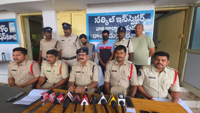 കത്തിക്കരിഞ്ഞ മൃതദേഹം, സാക്ഷികളില്ല; കൊലപാതകം തെളിയിക്കാൻ പോലീസിനെ സഹായിച്ചത് പപ്പട പായ്ക്കറ്റ്
