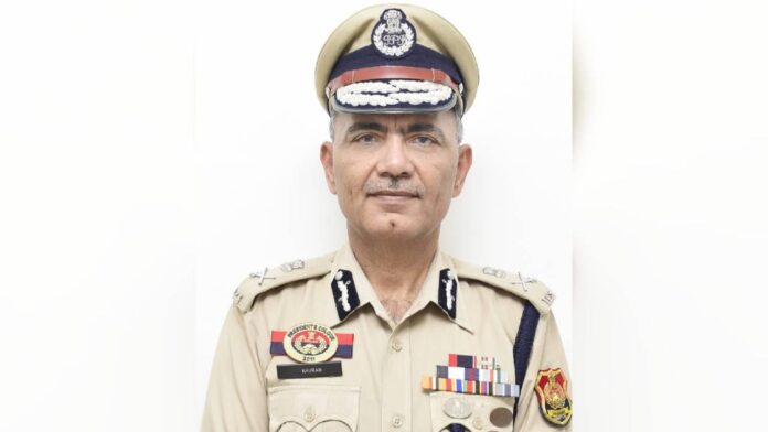 ത്രിപുര പോലീസ് മേധാവി ഓഫീസിൽ മരിച്ച നിലയിൽ; സ്വയം വെടിവെച്ചതെന്ന് സംശയം ത്രിപുര പോലീസ് മേധാവി ഓഫീസിൽ മരിച്ച നിലയിൽ; സ്വയം വെടിവെച്ചതെന്ന് സംശയം